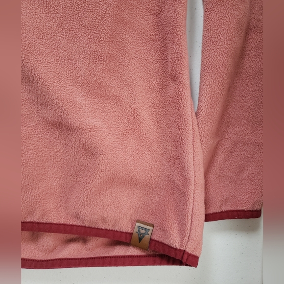 LIV Outdoor Women's pullover Size M. - Picture 3 of 5